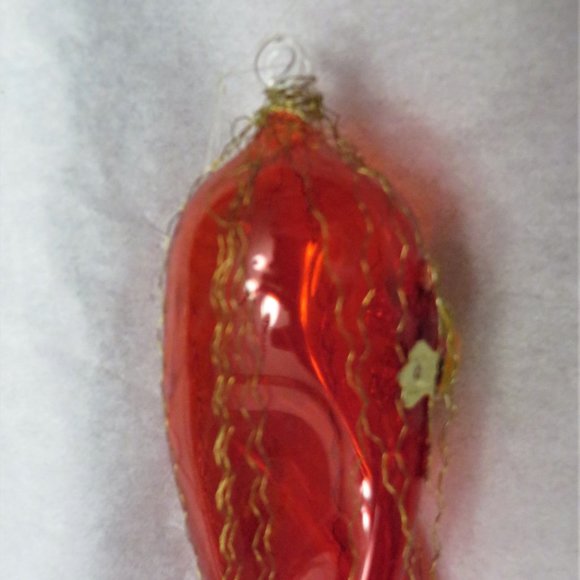 STUNNING RED HANDBLOWN GLASS SNOWDROP ORNAMENTS - Picture 9 of 9